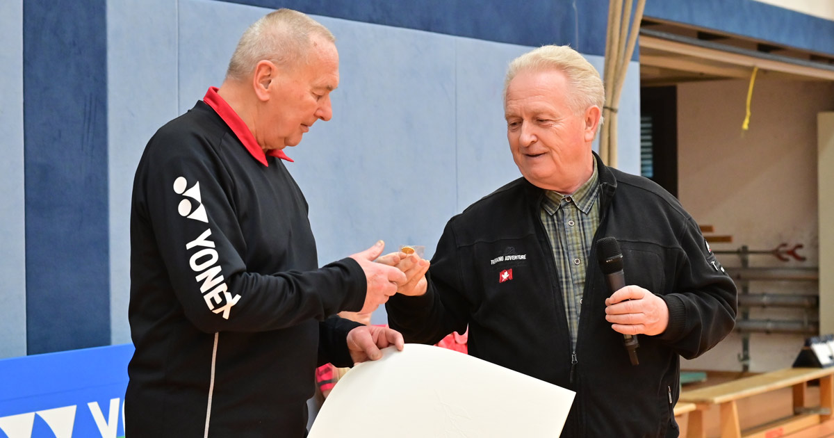 Bernd Jünemann mit der TBV-Ehrennadel in Gold geehrt