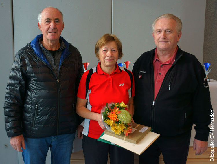 Ursula Lucke wurde von Dr. Manfred Thieß (l.) und Volkmar Burgold (r.) für ihr jahrzehntelanges Engagement geehrt.
