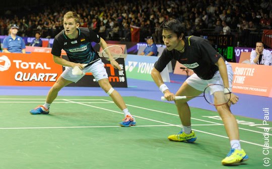 Josche Zurwonne (l.) und Jones Ralfy Jansen lieferten sich mit den Weltranglistensechsten aus China ein enges Zweitrundenmatch. 