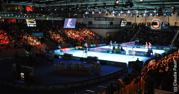 Schon seit vielen Jahren sorgt bei den YONEX German Open nicht zuletzt ein besonderes Lichtkonzept für eine einzigartige Atmosphäre.