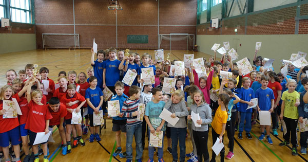 Die Teilnehmer am Pokalturnier für Jenaer Grundschulen