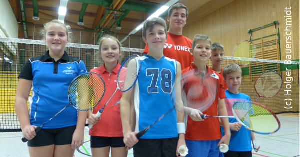 v.l.n.r.: Kristin Böhme (SV 1880 Unterpörlitz), Annegret Nitsch (1. Ilmenauer BC), Arne Messerschmidt (TSV Meiningen), Stützpunkttrainer Bruno Kassner (1. Ilmenauer BC), Florian Otto (SV 1880 Unterpörlitz), Justin Hennig (1. Erfurter BV) und Max Keßler (1. Ilmenauer BC)